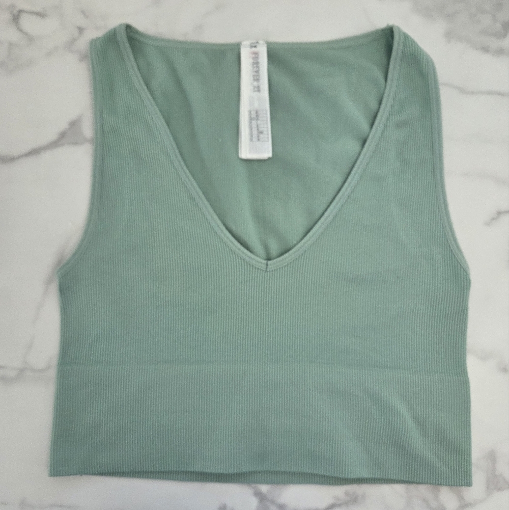 Forever 21 Ribbed Sage Green Crop Tank Medium/Large - Picture 10 of 13